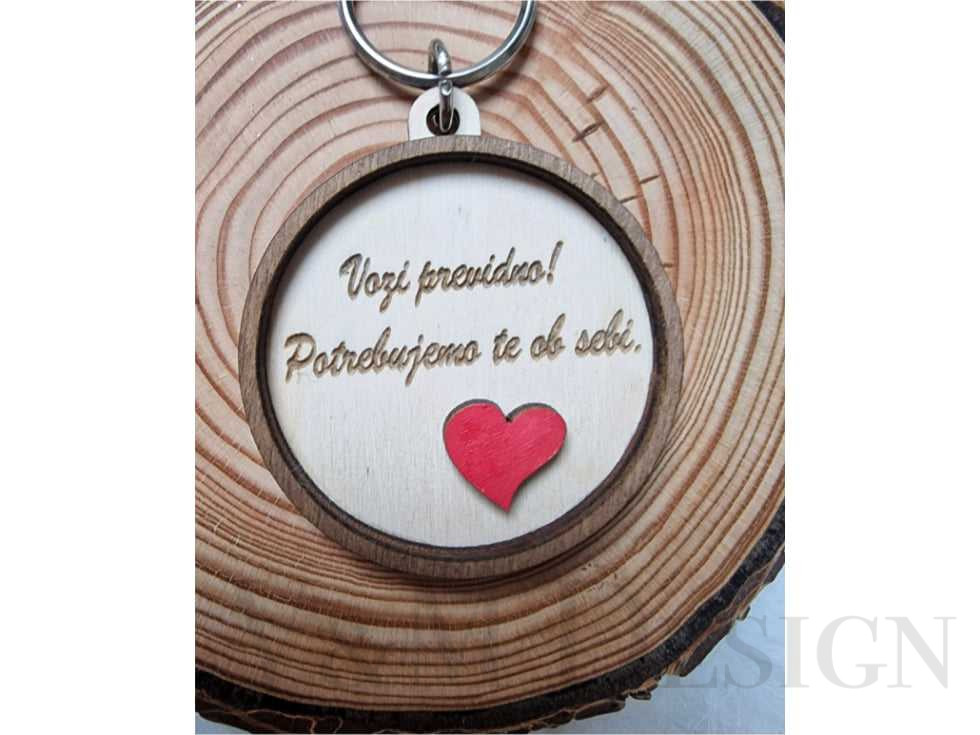 Obesek Vozi previdno! Potrebujemo te ob sebi. Rdeč srček-3D